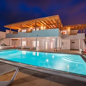  Villa Dedalos - A Luxury Large With A Heated Pool In